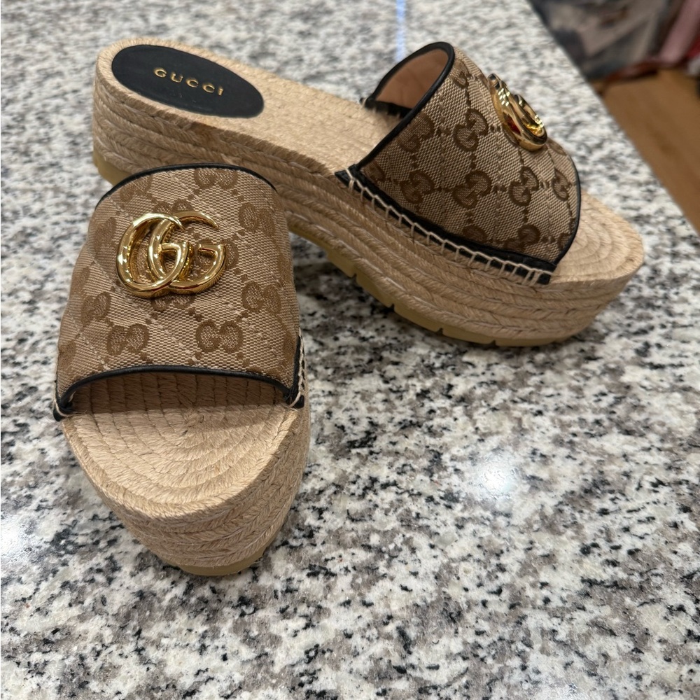 Gucci Tan Espadrille Platform Slides - Picture 5 of 11